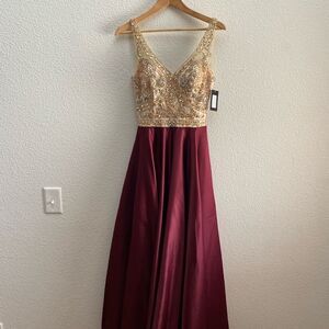 Dress District Annaby Two Tone Heavy Beaded Homecoming Formal Dress XS NWT $330